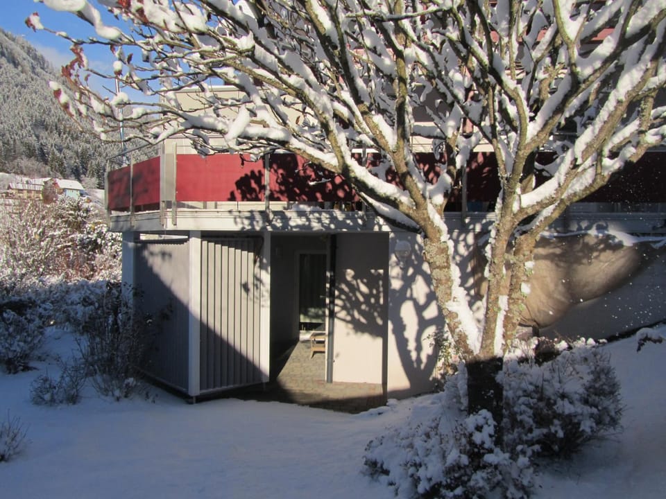 Facade/entrance, Winter