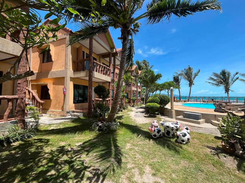 Property building, Day, Garden, Seating area, Sea view, Swimming pool