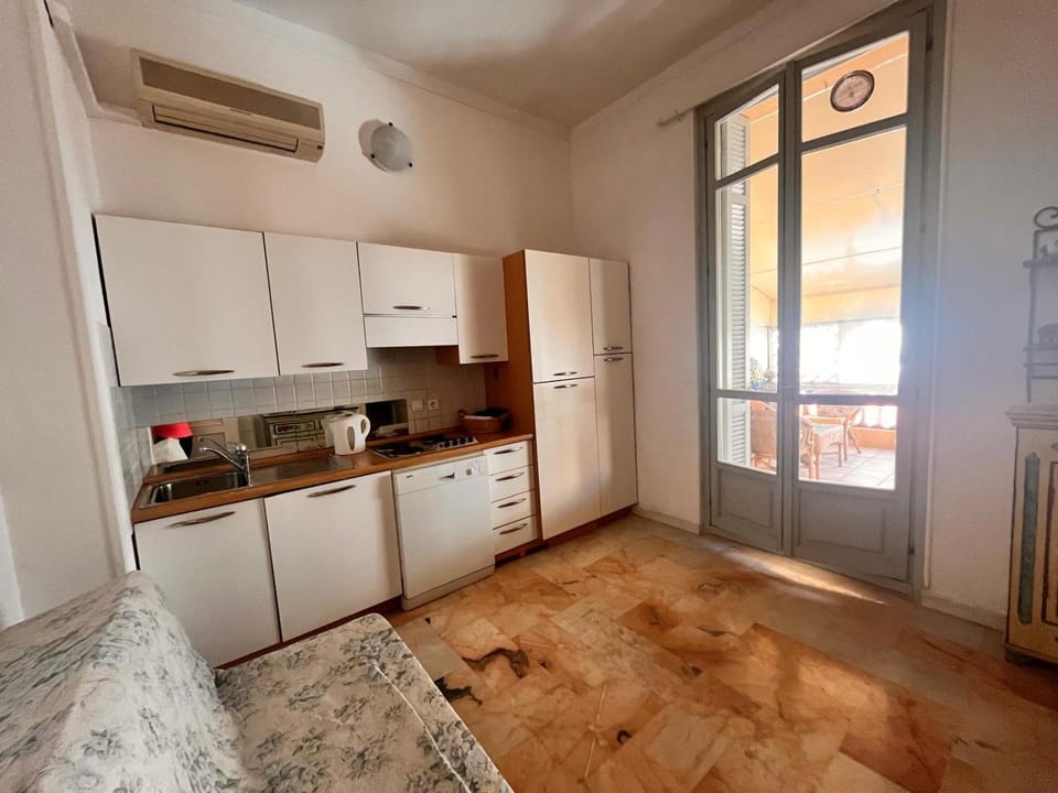 Appartement Villa Marta - À 50 m de la plage Apartment in Menton