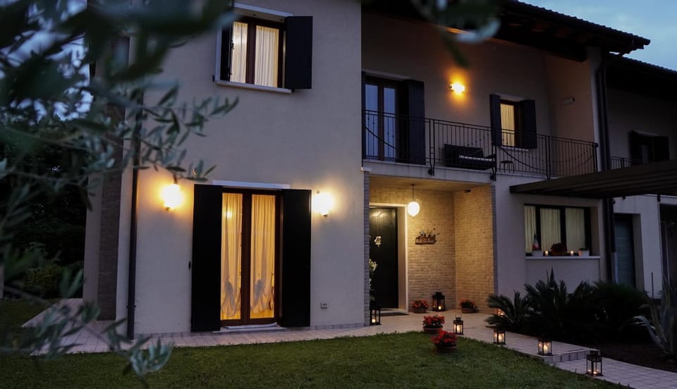 Facade/entrance, Garden
