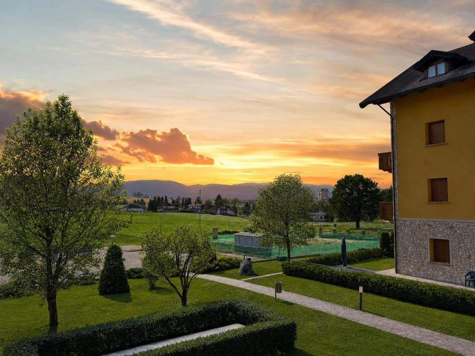 Property building, Day, Garden, Garden