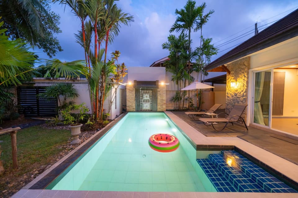 Surin 4 Bedrooms Balinese Style Holiday Villa Private Pool Private and Quiet 8-Minute Walk to the Beach New Home Special Offer Villa in Choeng Thale