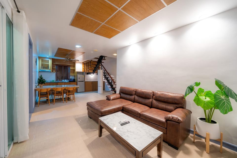 Surin 4 Bedrooms Balinese Style Holiday Villa Private Pool Private and Quiet 8-Minute Walk to the Beach New Home Special Offer Villa in Choeng Thale