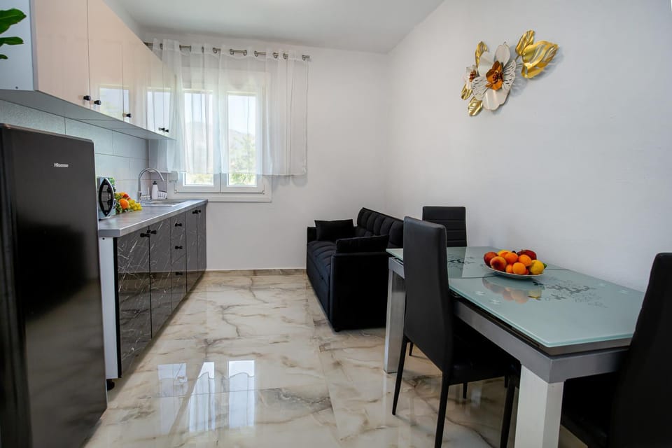 Sofi's House Apartment in Limenaria