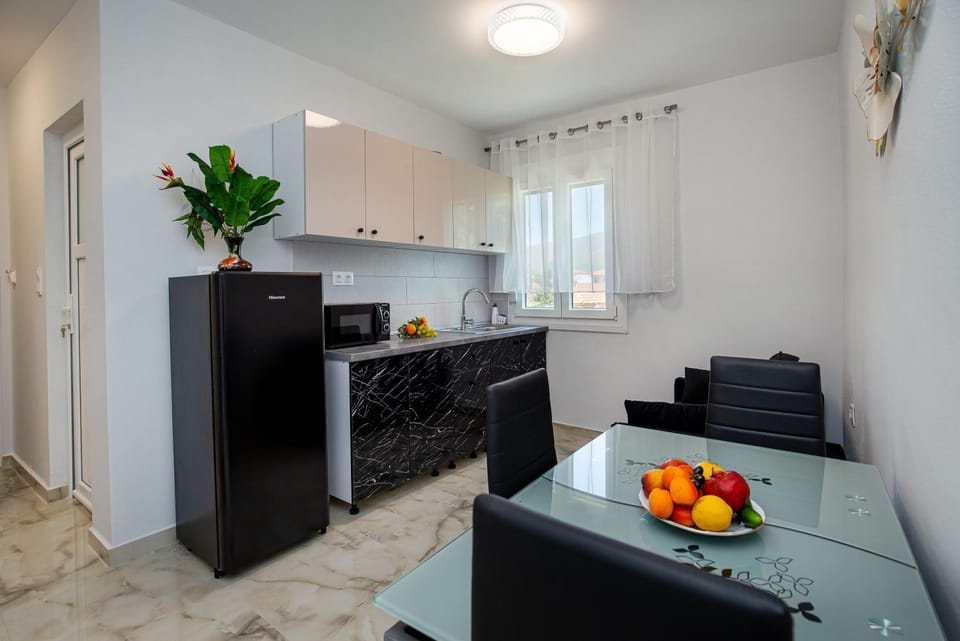 Sofi's House Apartment in Limenaria