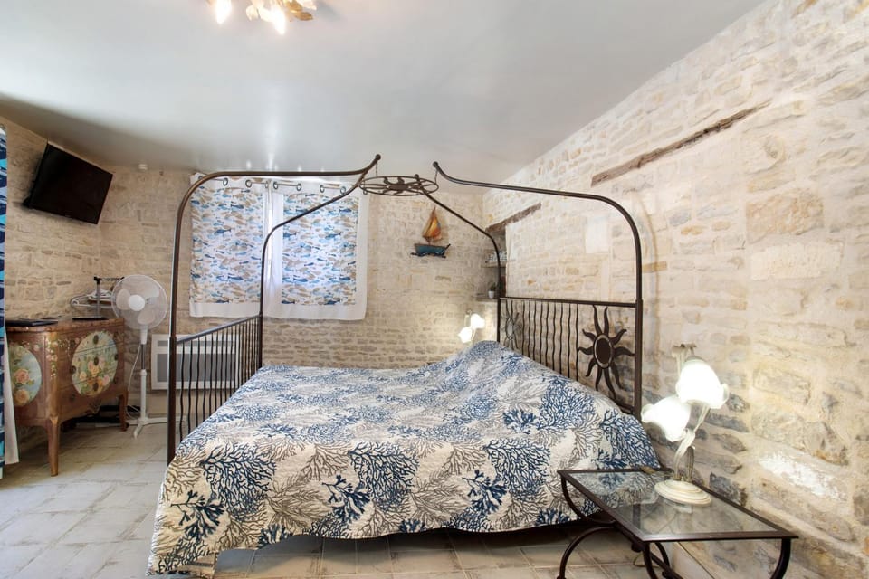 Living room, Bedroom