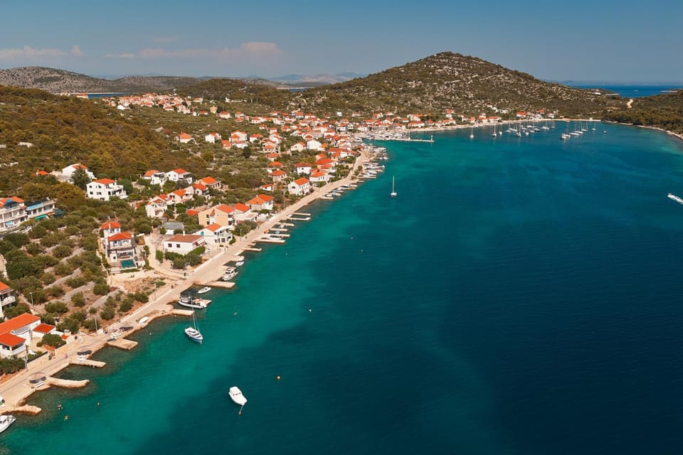 Nearby landmark, Day, Natural landscape, Bird's eye view, Beach, City view, Mountain view, Sea view
