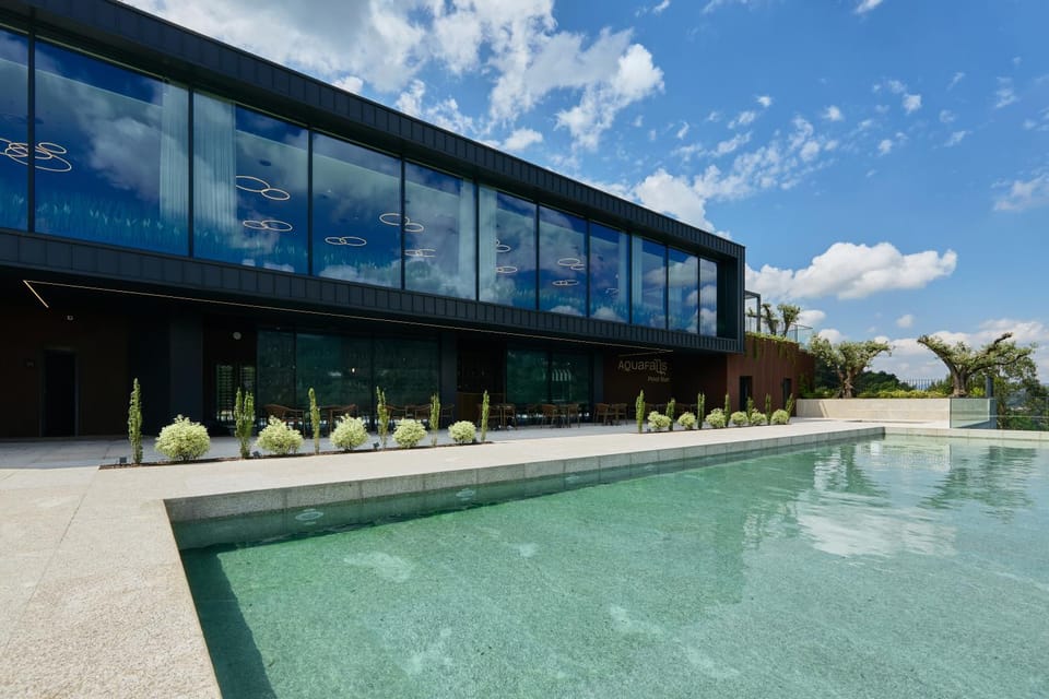 Restaurant/places to eat, Lounge or bar, Swimming pool