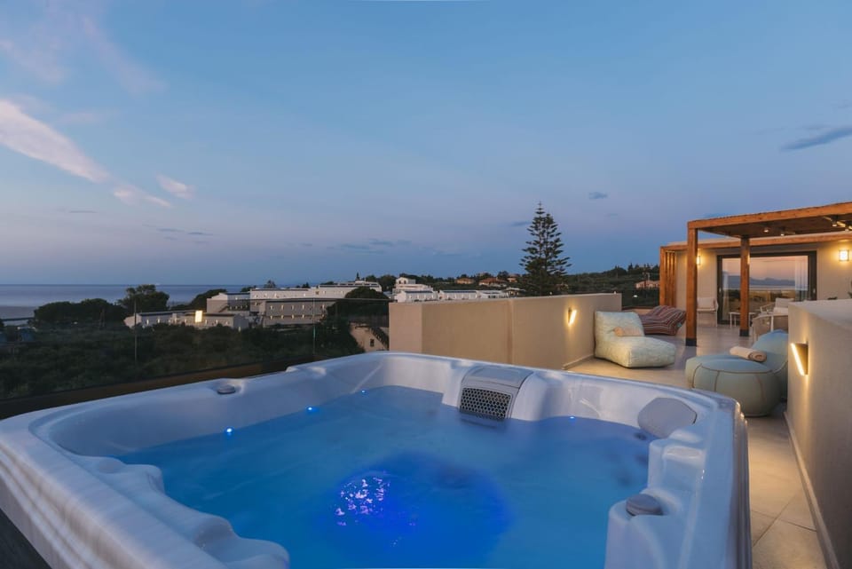 Natural landscape, Hot Tub, Sea view