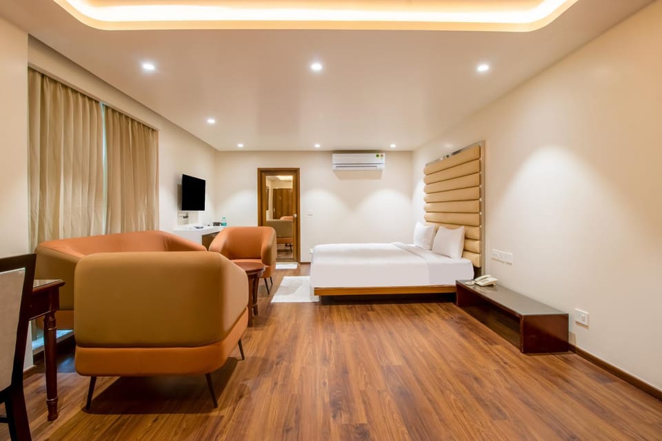 Bed, TV and multimedia, Coffee/tea facilities, Seating area, Bedroom, air conditioner