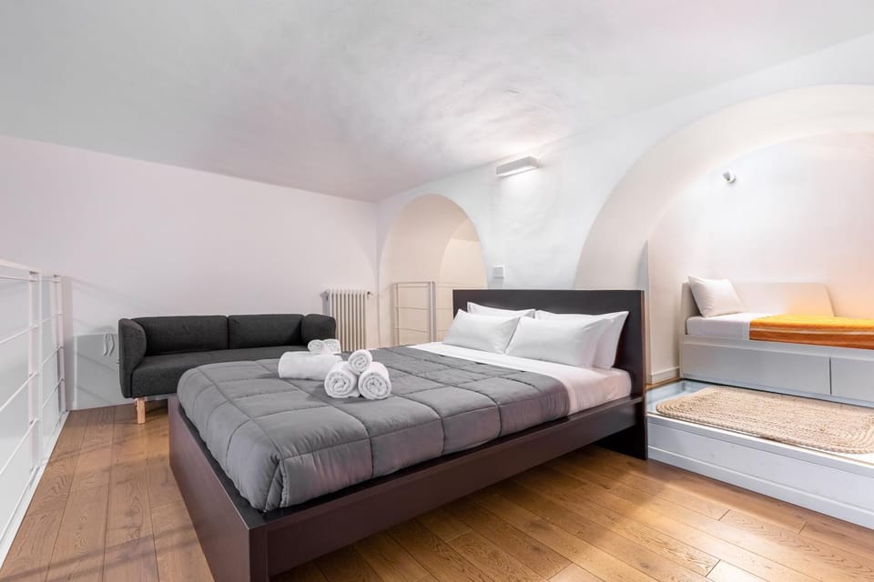 Hostdomus - Solferino Loft Apartment in Turin