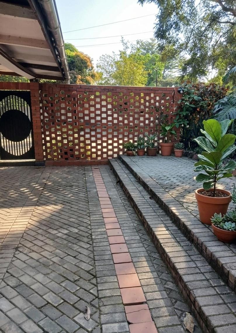 Supple Lodge - 300 Meters from Manda Hill Mall Nature lodge in Lusaka