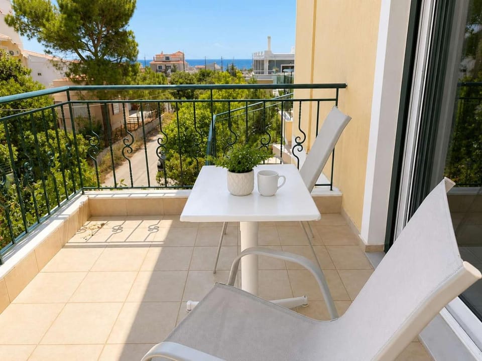 Artemida Olive Gem - Sunny Balcony Views & Parking Apartment in East Attica Regional Unit, Greece