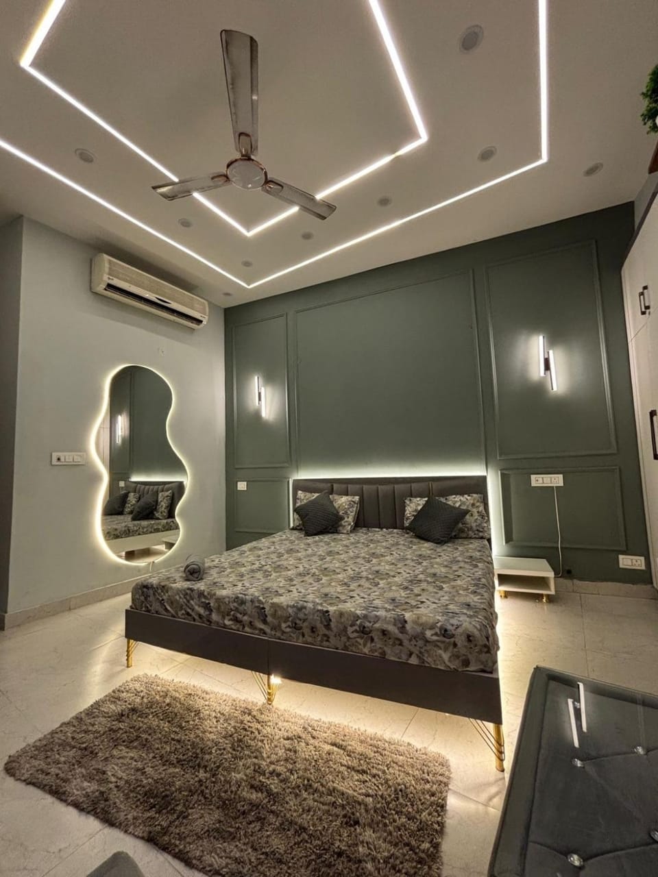 Cozy heights Love hotel in Noida