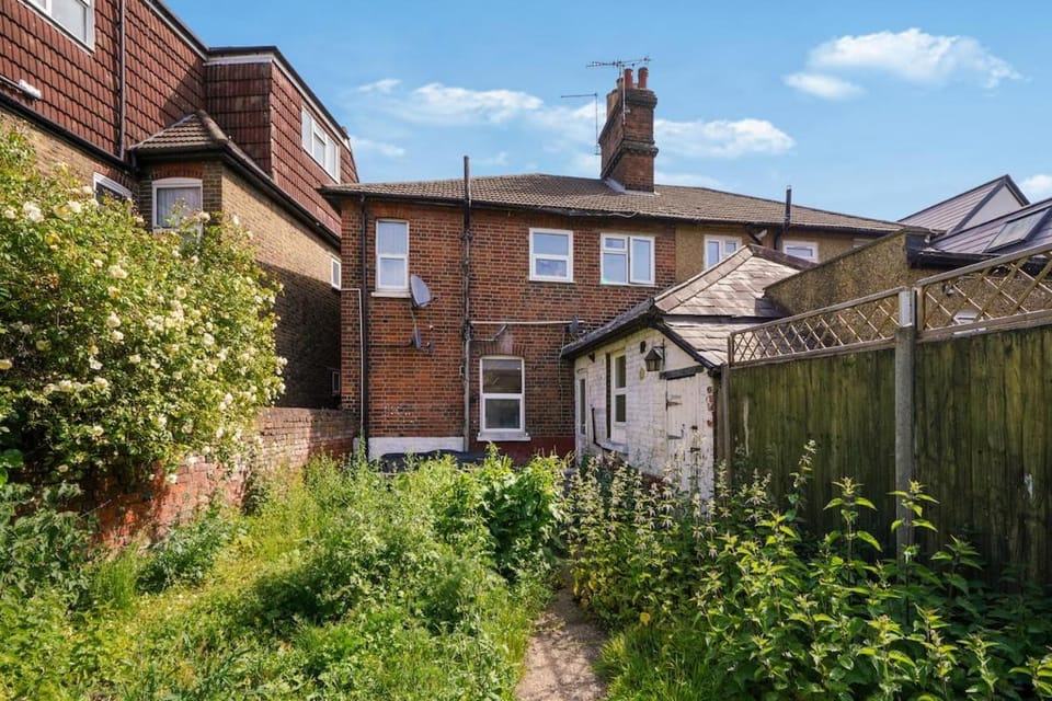 Garden Flat In Watford Apartment in Watford