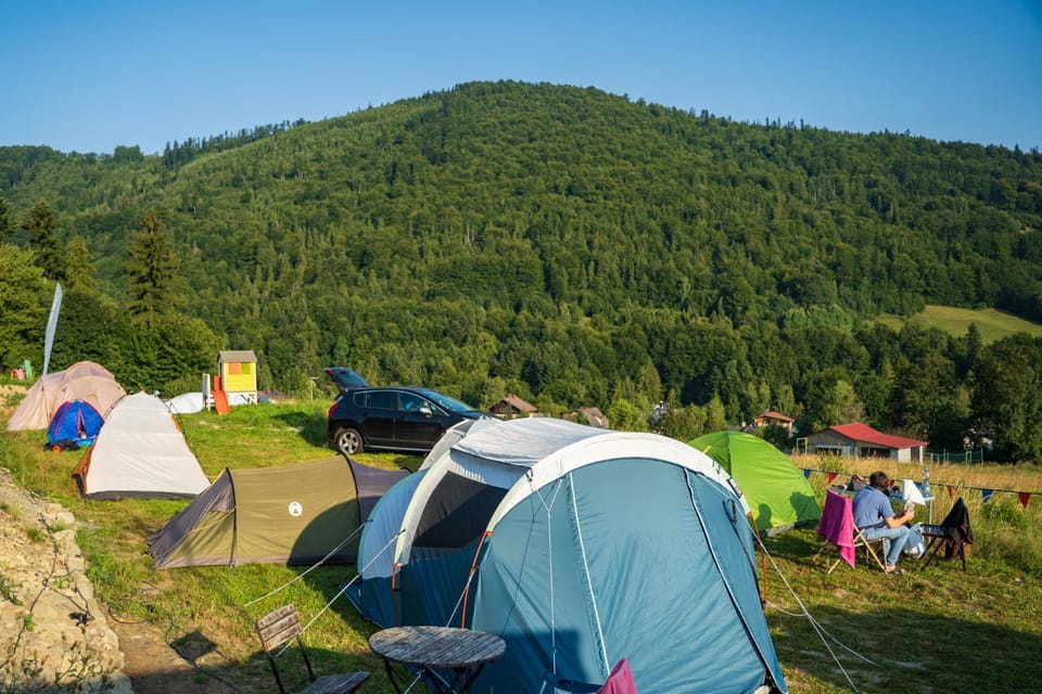 Zwalisko Camper Park Parcela na namiot Campground/ 
RV Resort in Poland