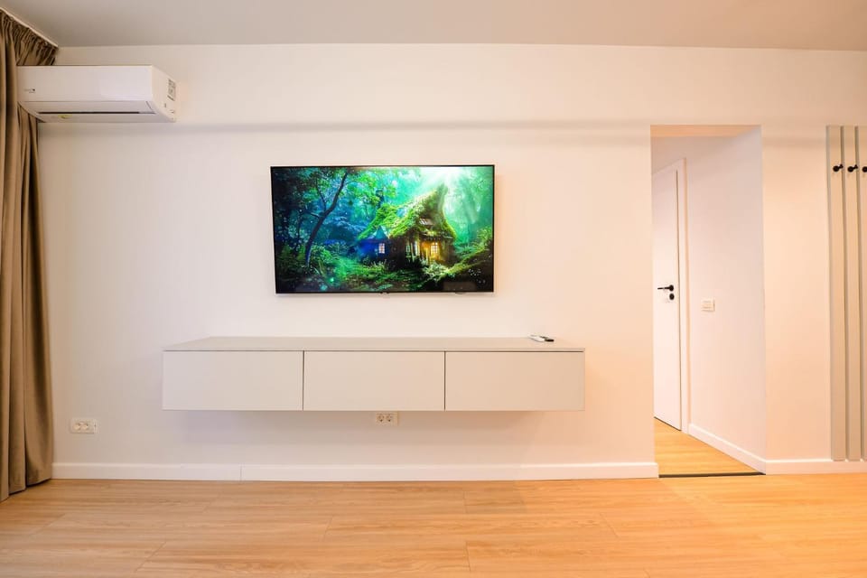 Communal lounge/ TV room, TV and multimedia, Living room