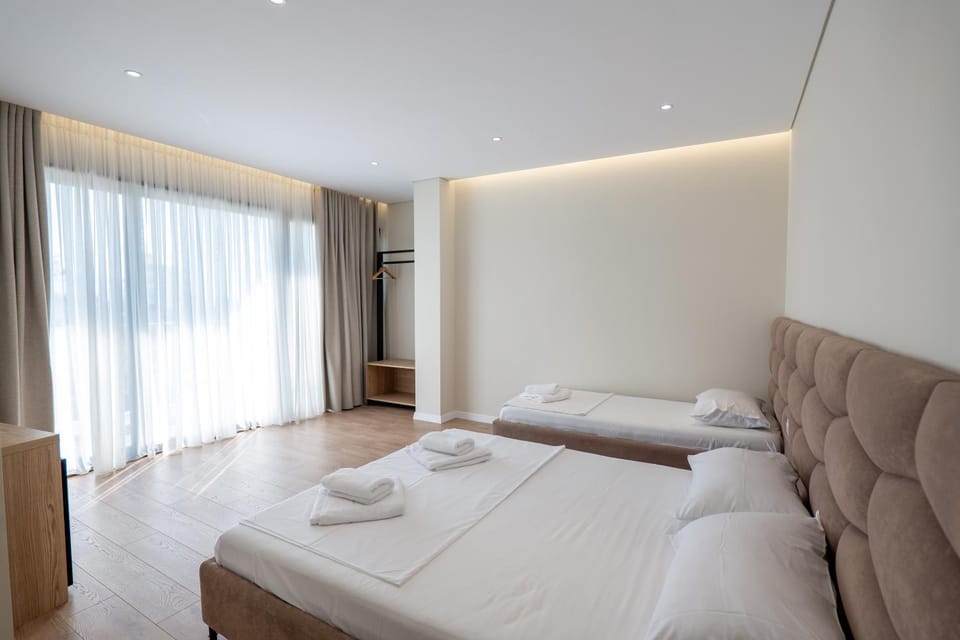Bed, Living room, Photo of the whole room, Seating area, Bedroom, towels