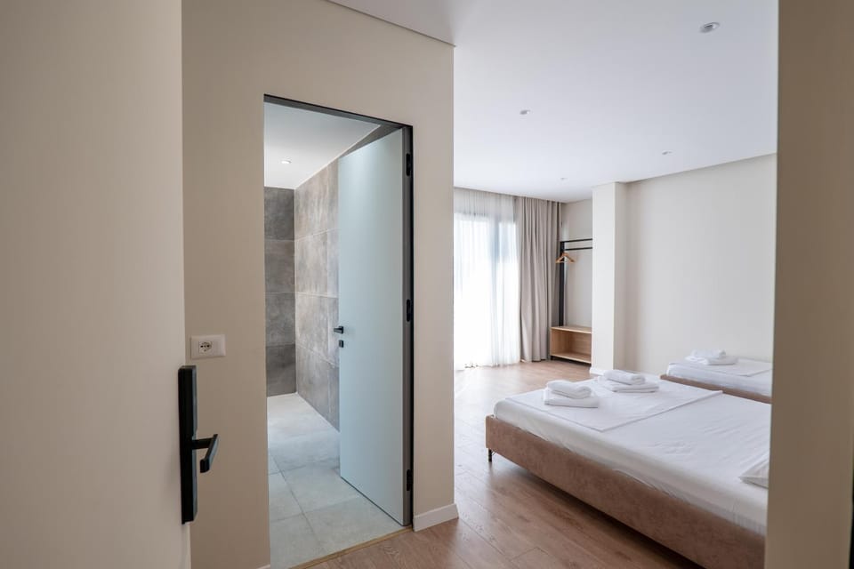 Serenity Luxury Suites Bed and Breakfast in Sarandë