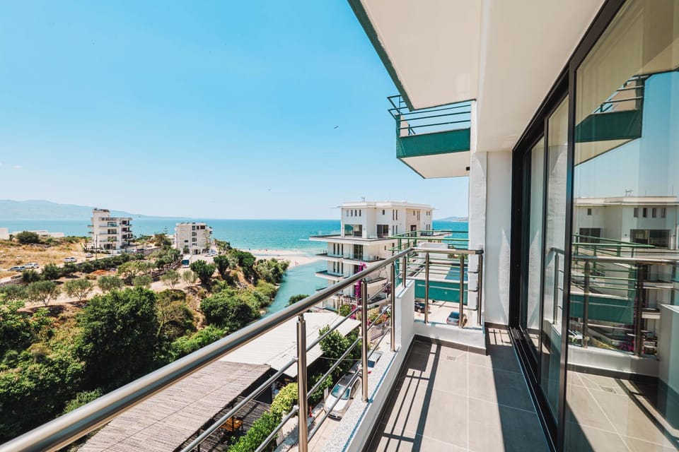 Property building, Day, Natural landscape, View (from property/room), Balcony/Terrace, City view, Sea view