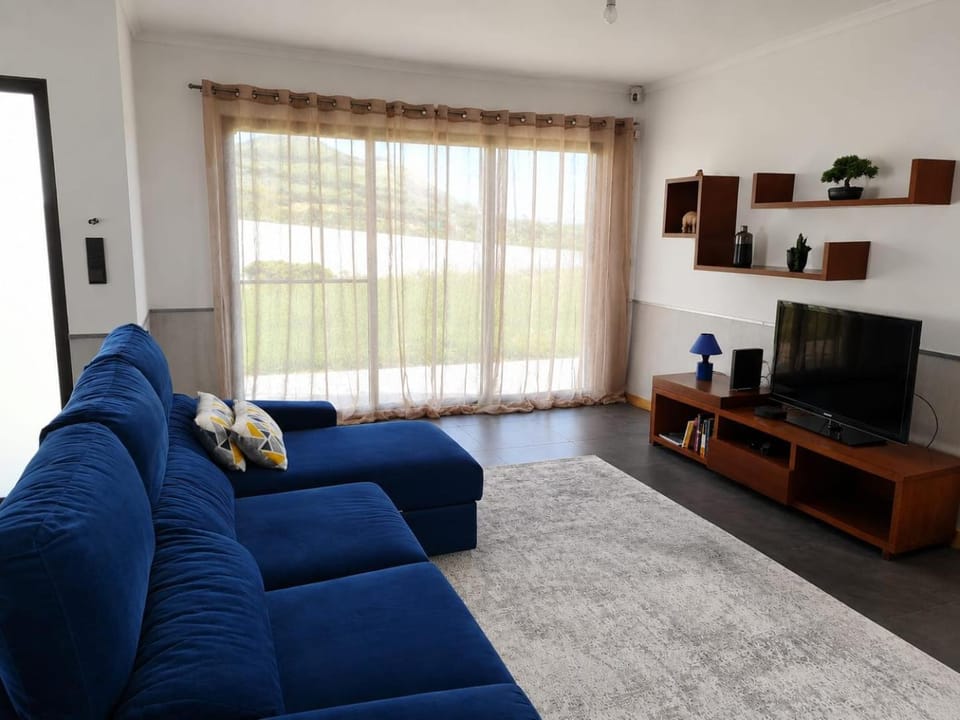 Communal lounge/ TV room, TV and multimedia, Living room