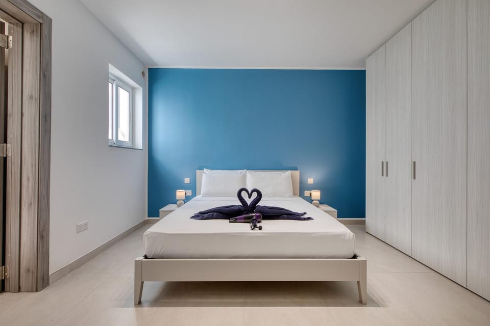 Modern Seaview Apartment with Balcony PABE1-1 Apartment in Saint Paul's Bay