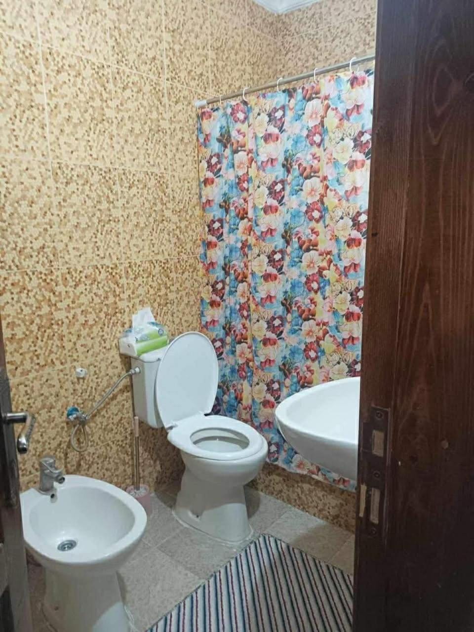 مدخل مستقل خلف مستشفى التخصصي 2غرفه وصاله ومطبخ وحمامين Apartment in North District