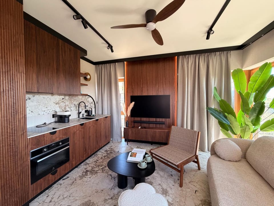 Living room, Dining area, stove
