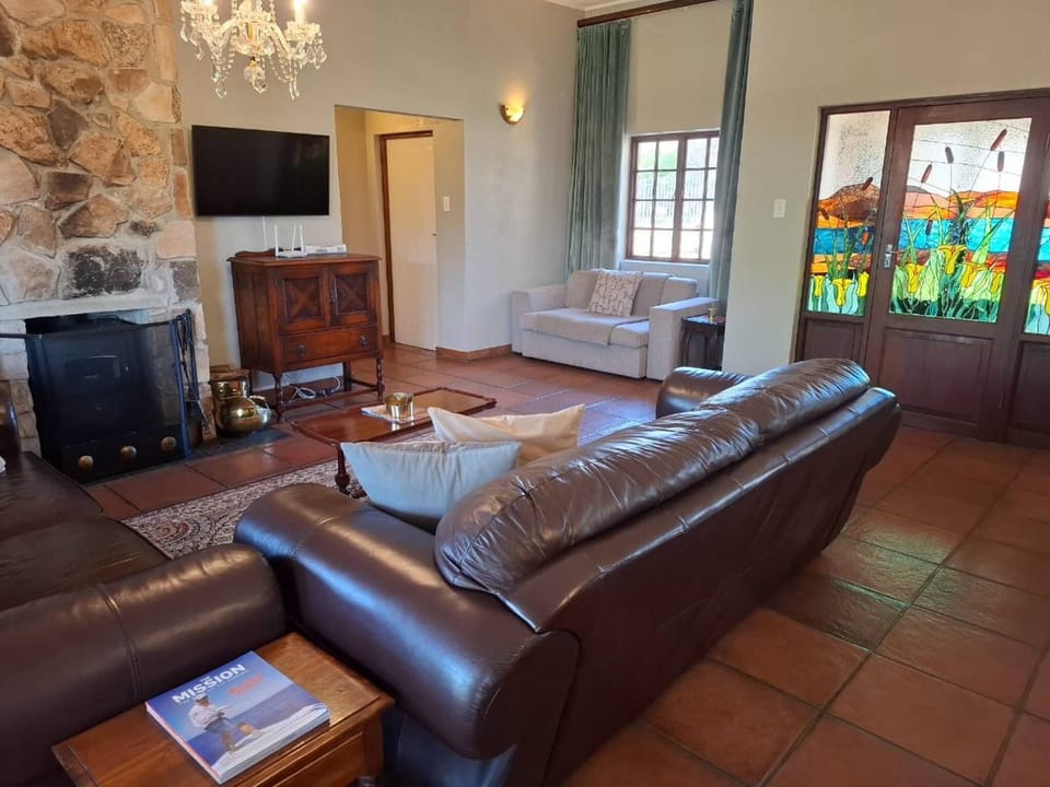 Communal lounge/ TV room, TV and multimedia, Living room