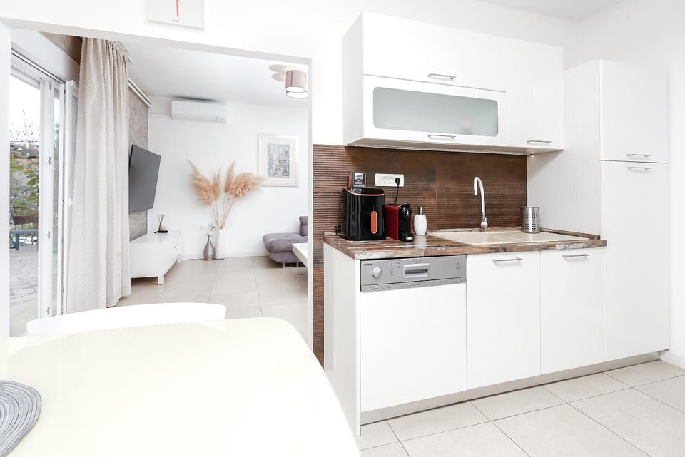 Coffee/tea facilities, Kitchen or kitchenette, minibar