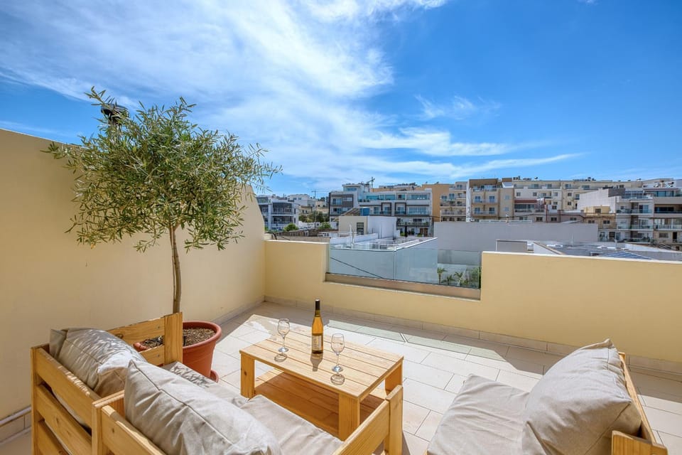 Charming penthouse with 3 sun terraces JCUT2-1 Apartment in Malta