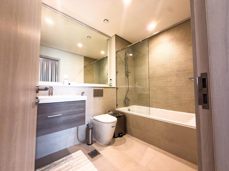 Modern Studio at Yas Golf Collection Apartment in Abu Dhabi