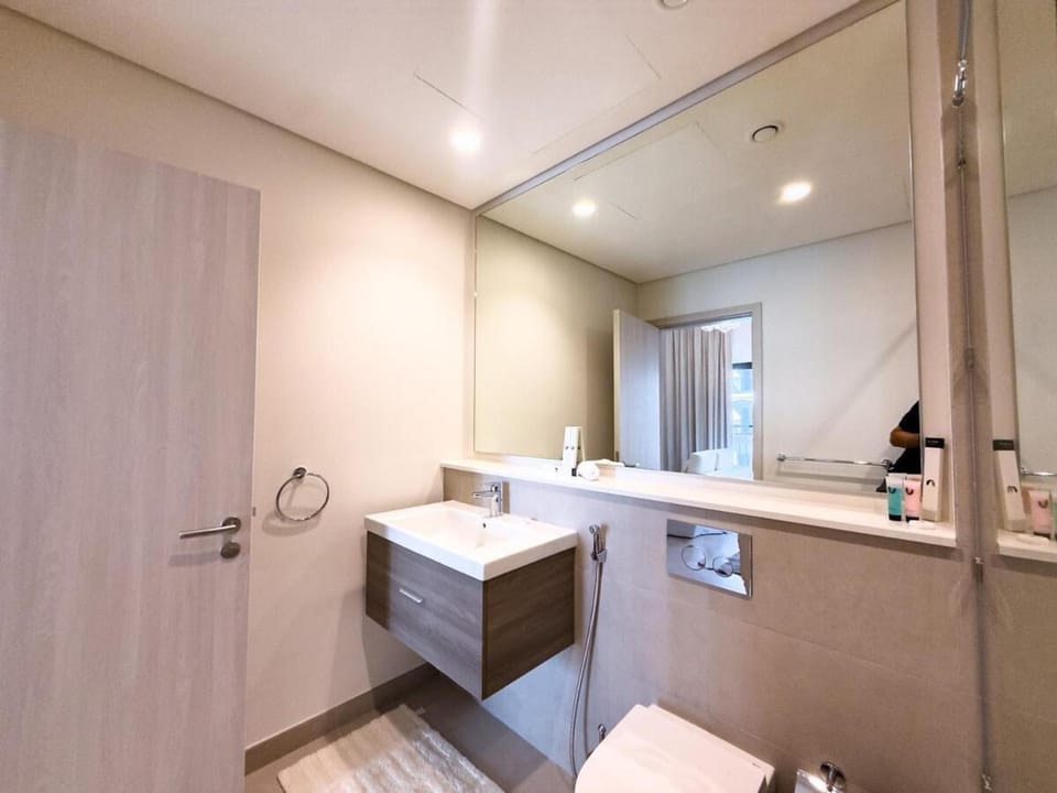 Modern Studio at Yas Golf Collection Apartment in Abu Dhabi