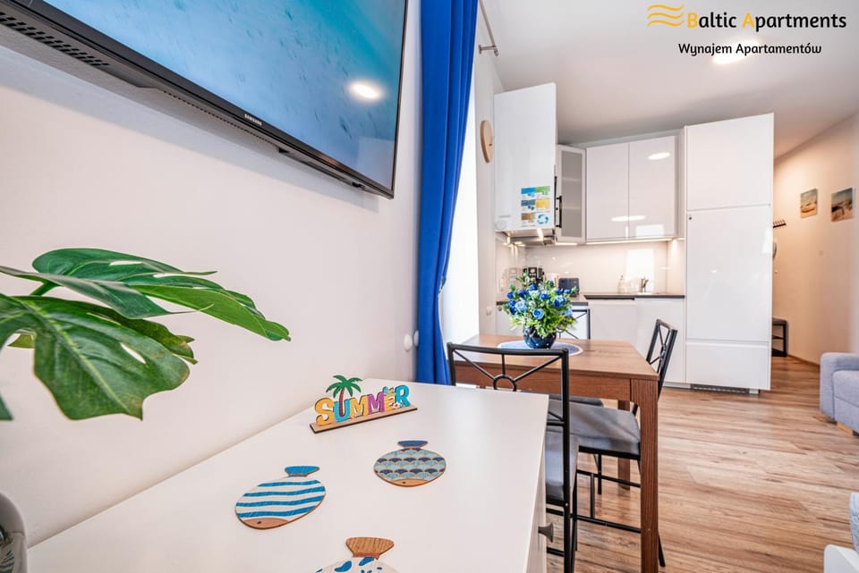 TV and multimedia, Photo of the whole room, Decorative detail