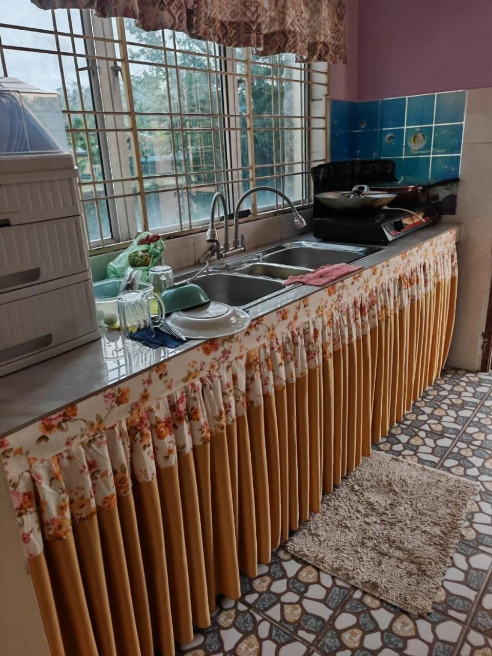 Kitchen or kitchenette, kitchen