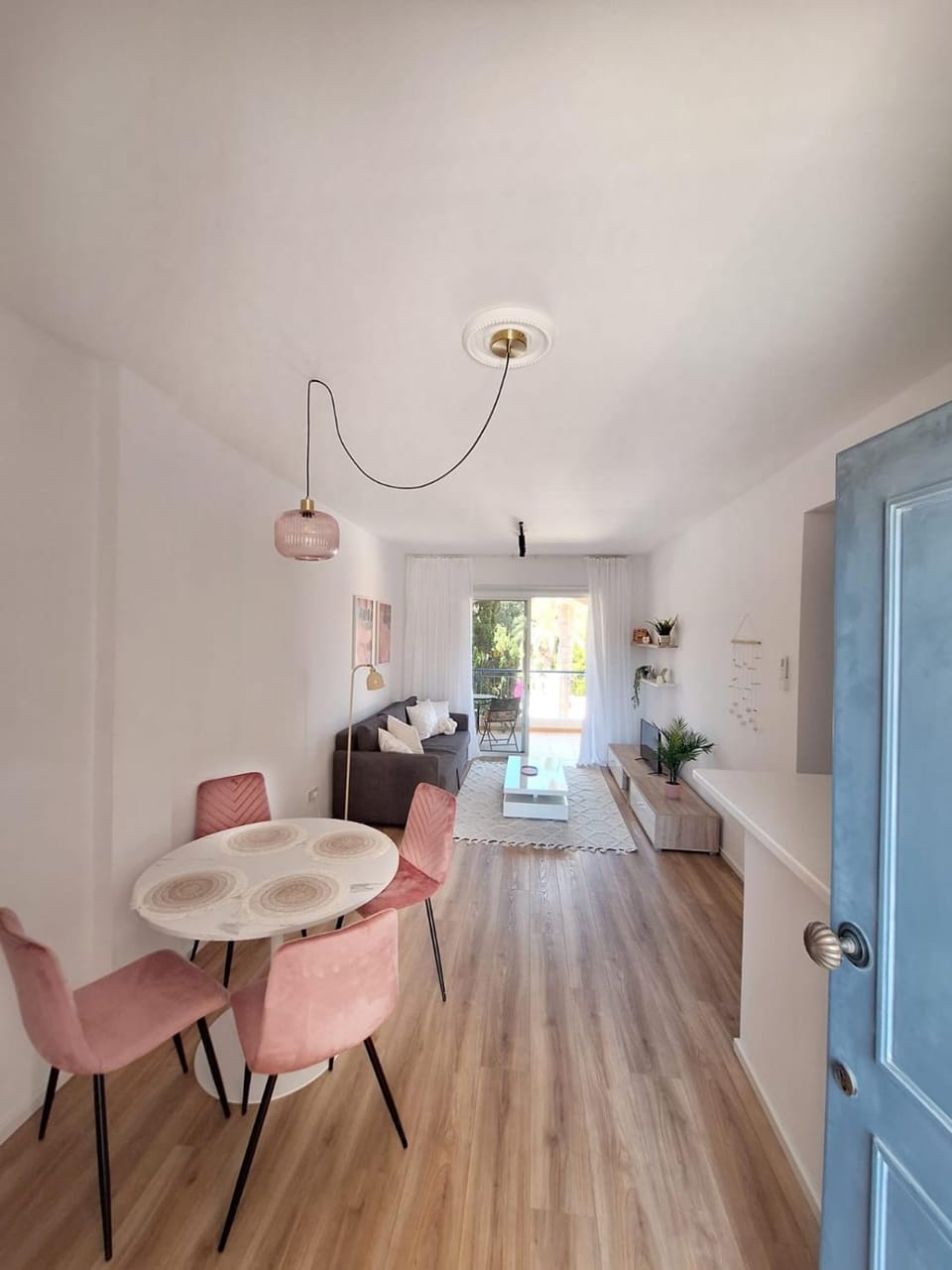 Living room, Dining area