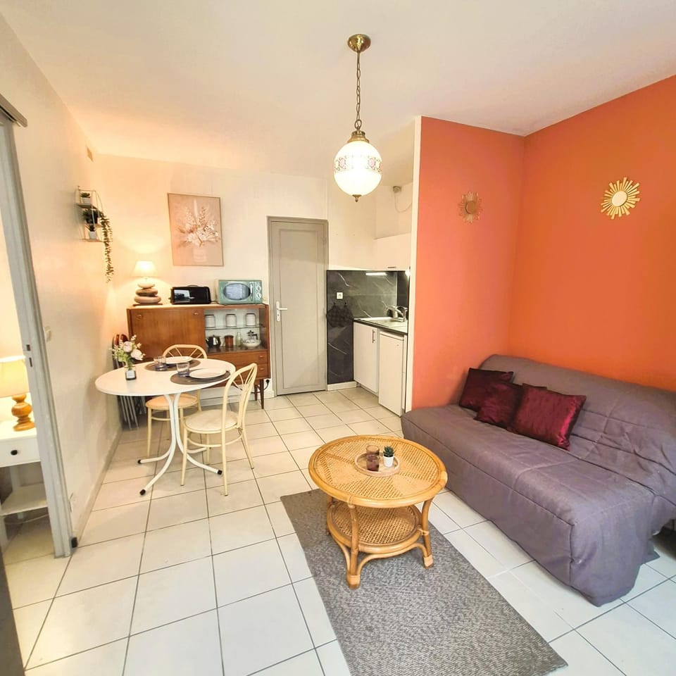 Living room, Dining area