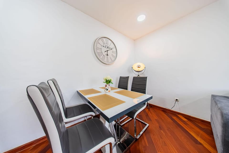 Decorative detail, Dining area