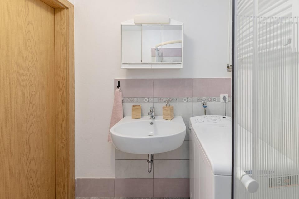 Shower, Bathroom, washing machine