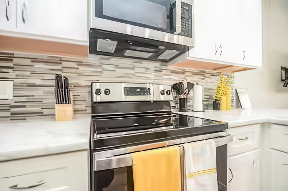 Communal kitchen, kitchen