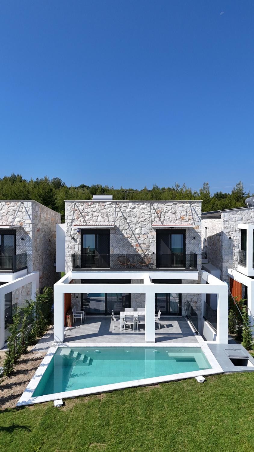 Property building, Patio, Garden, Swimming pool