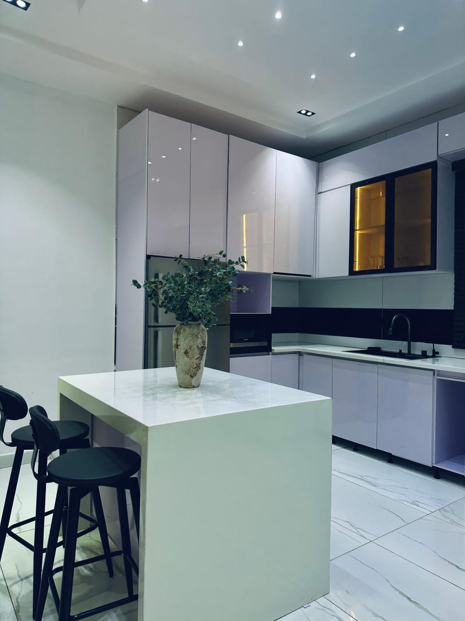 Kitchen or kitchenette, Dining area