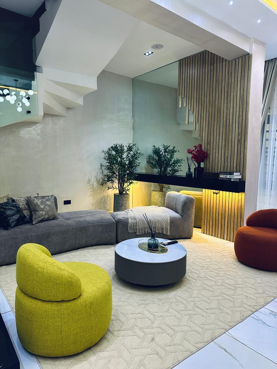 Living room, Seating area