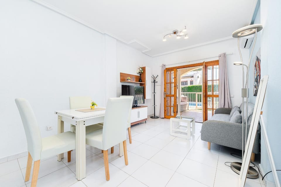 Communal lounge/ TV room, Living room