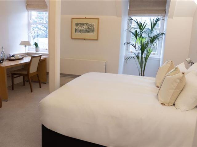 Girton College Cambridge Hostel in Cambridge