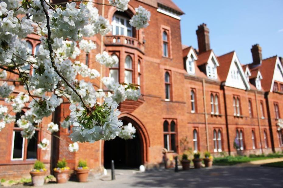 Girton College Cambridge Hostel in Cambridge