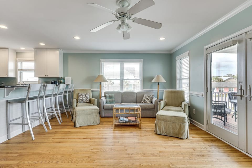 Walk to Ocean! Pet-Friendly Haven in Kure Beach House in Kure Beach