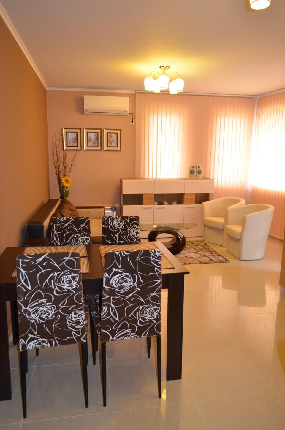 Living room, Dining area