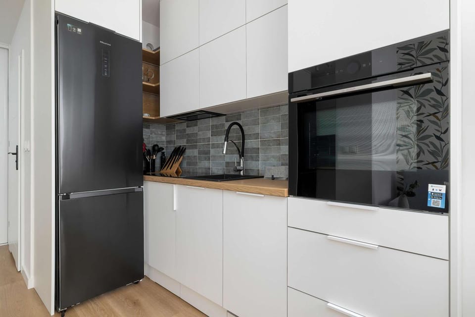 Kitchen or kitchenette, dishwasher, oven, pet friendly, stove