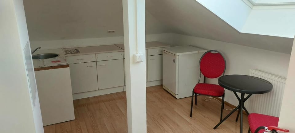 Low Budget Motel Kraichtal Bed and Breakfast in Baden-Württemberg